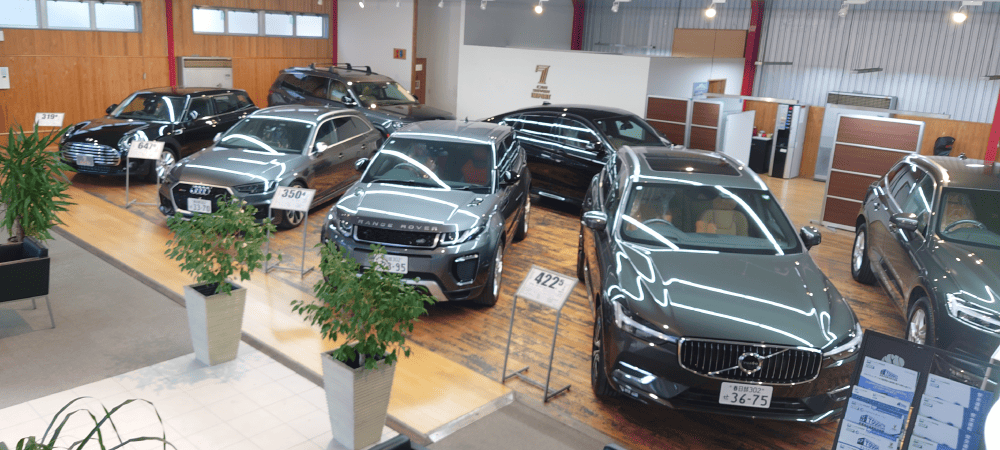 複数グレードの車を実車で比較・検討できる